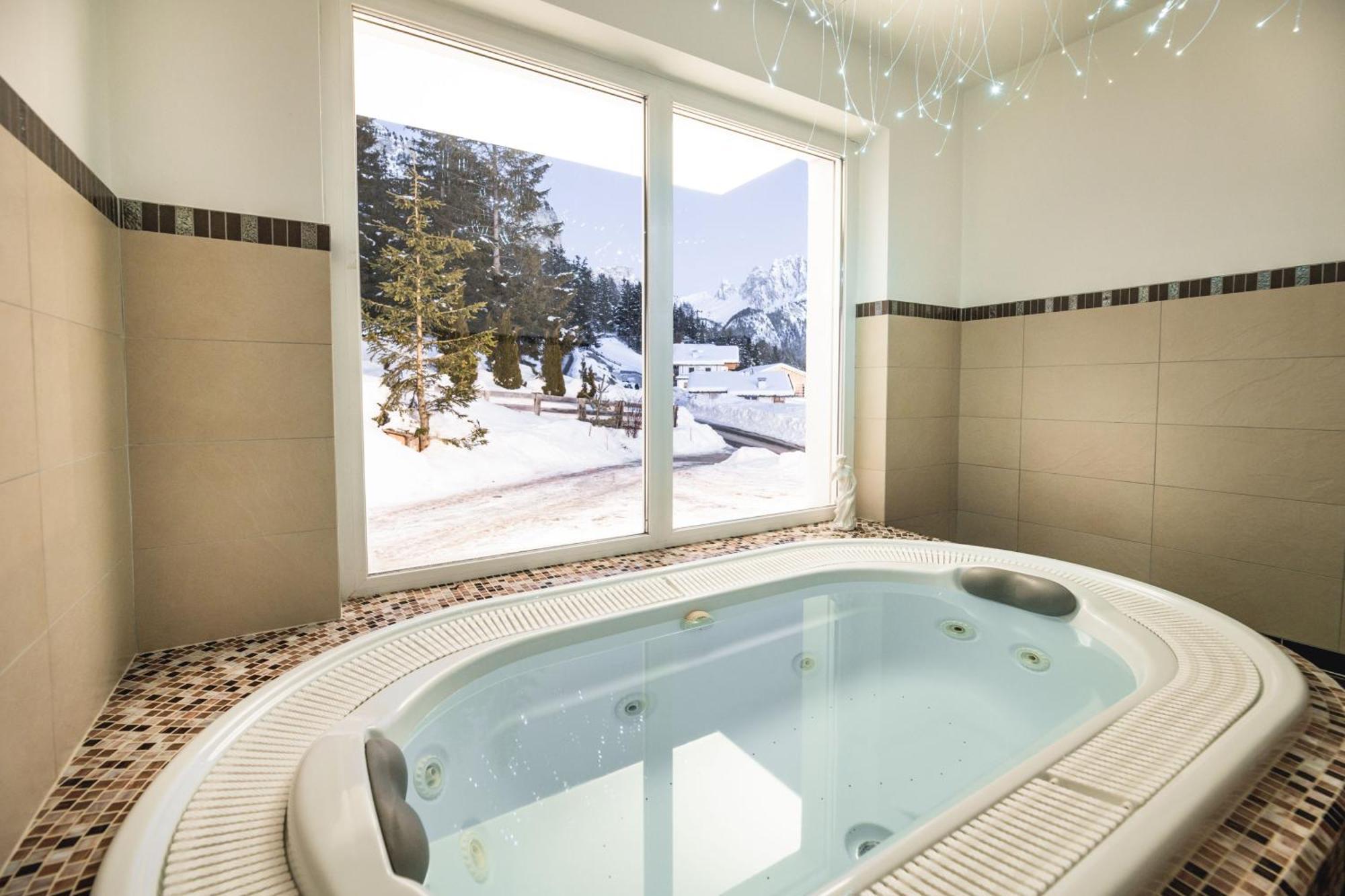 Hotel Daniel Apartments Selva di Val Gardena Luaran gambar